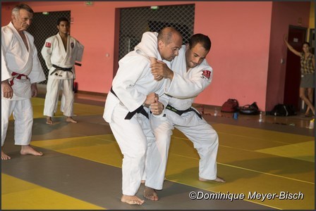 Préparation à l'épreuve de jujitsu sous l'oeil avisé de Michel